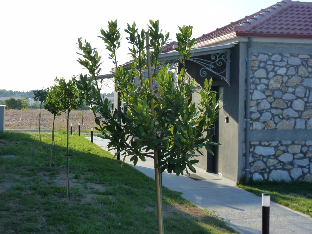 Comfort Suites & Rooms Larissa Exterior foto
